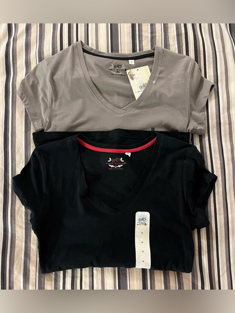 Women’s v-neck tops